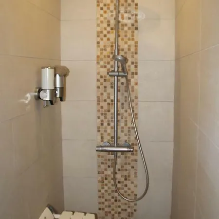 Maison Entiere 5 Adultes A 8 Personnes فيلة فيرفيرس